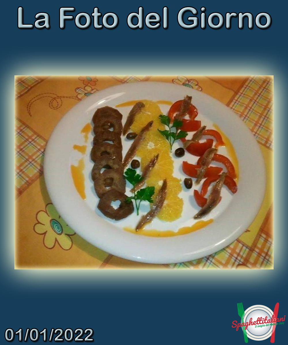 Insalata di Pera Lardara (tipica della vigilia di Natale, con pera Lardara, papaccelle, acciughe salate, olive nere, aglio, olio Evo)