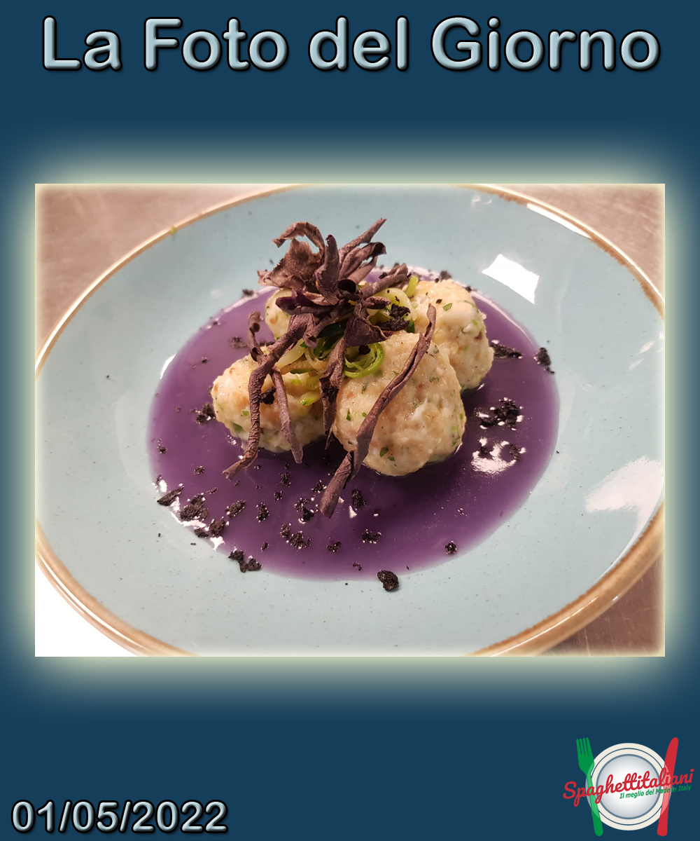 Monachine di seppie al vapore con patate viola e olive nere