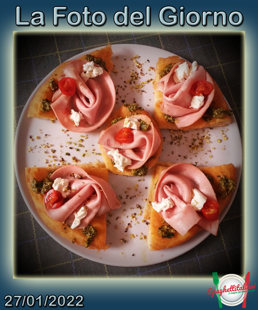 Pizza salata: Rose di mortazza